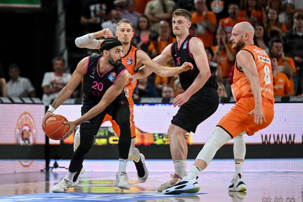 这个年轻前 这个年轻前