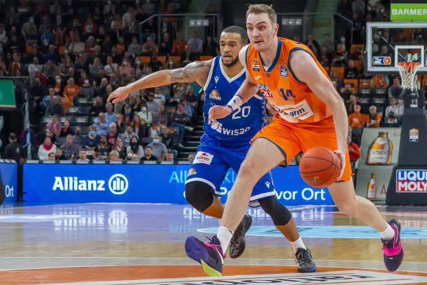 卓越表现不 卓越表现不